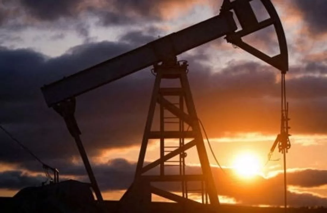 Petróleo cae por tercer día