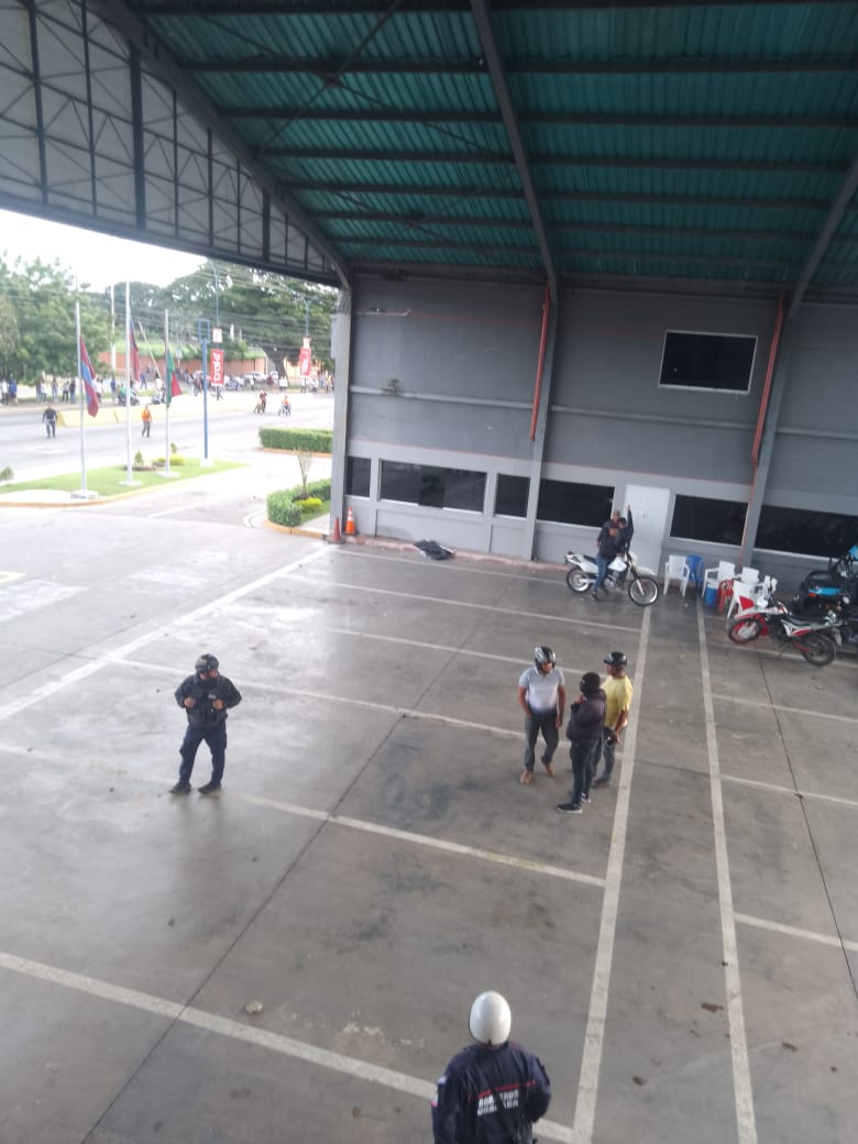 atacaron policía municipal y bomberos en Guacara