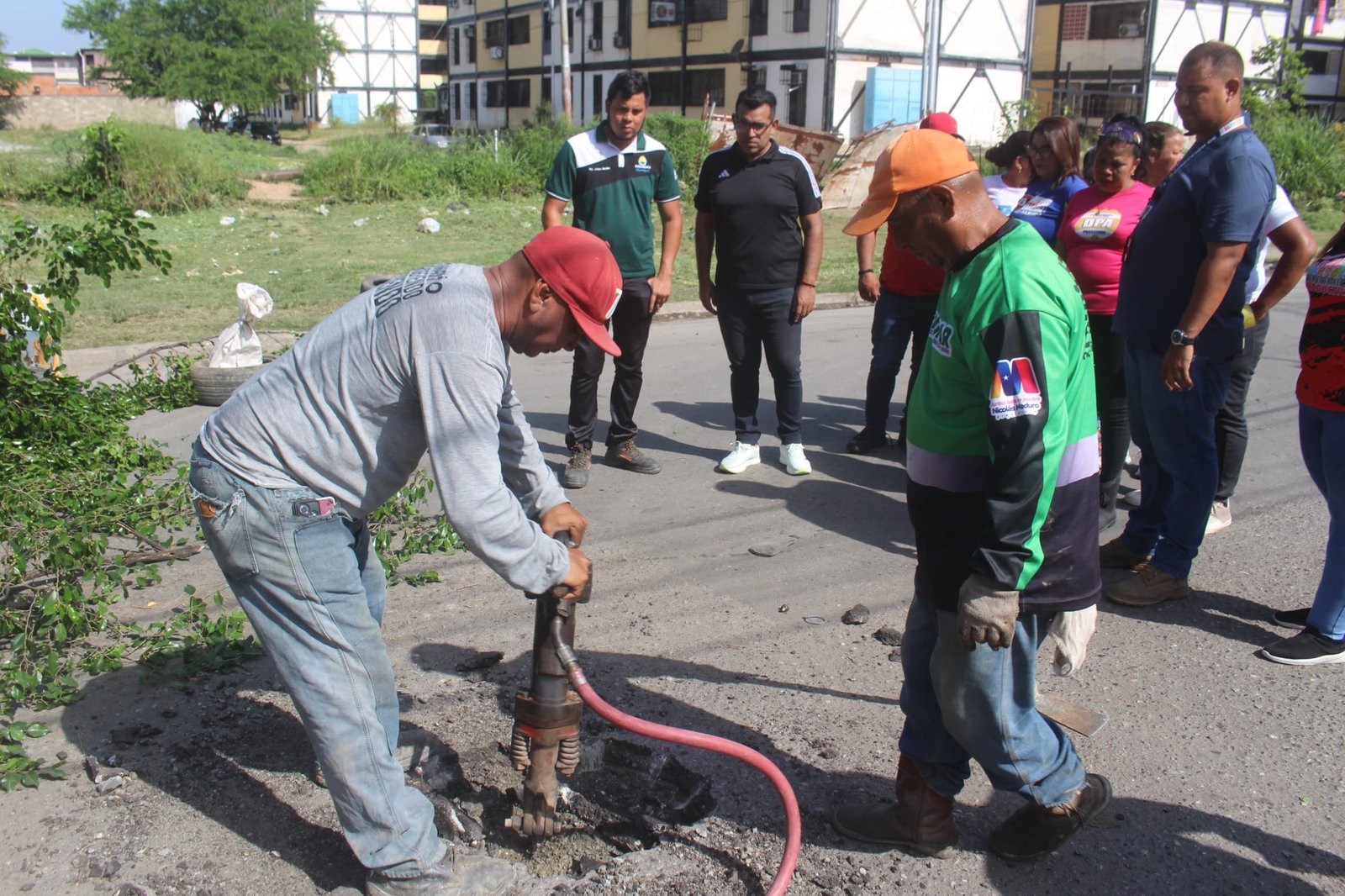 Alcaldía Santiago Mariño atendió colapso de colector en Parcelamiento 77