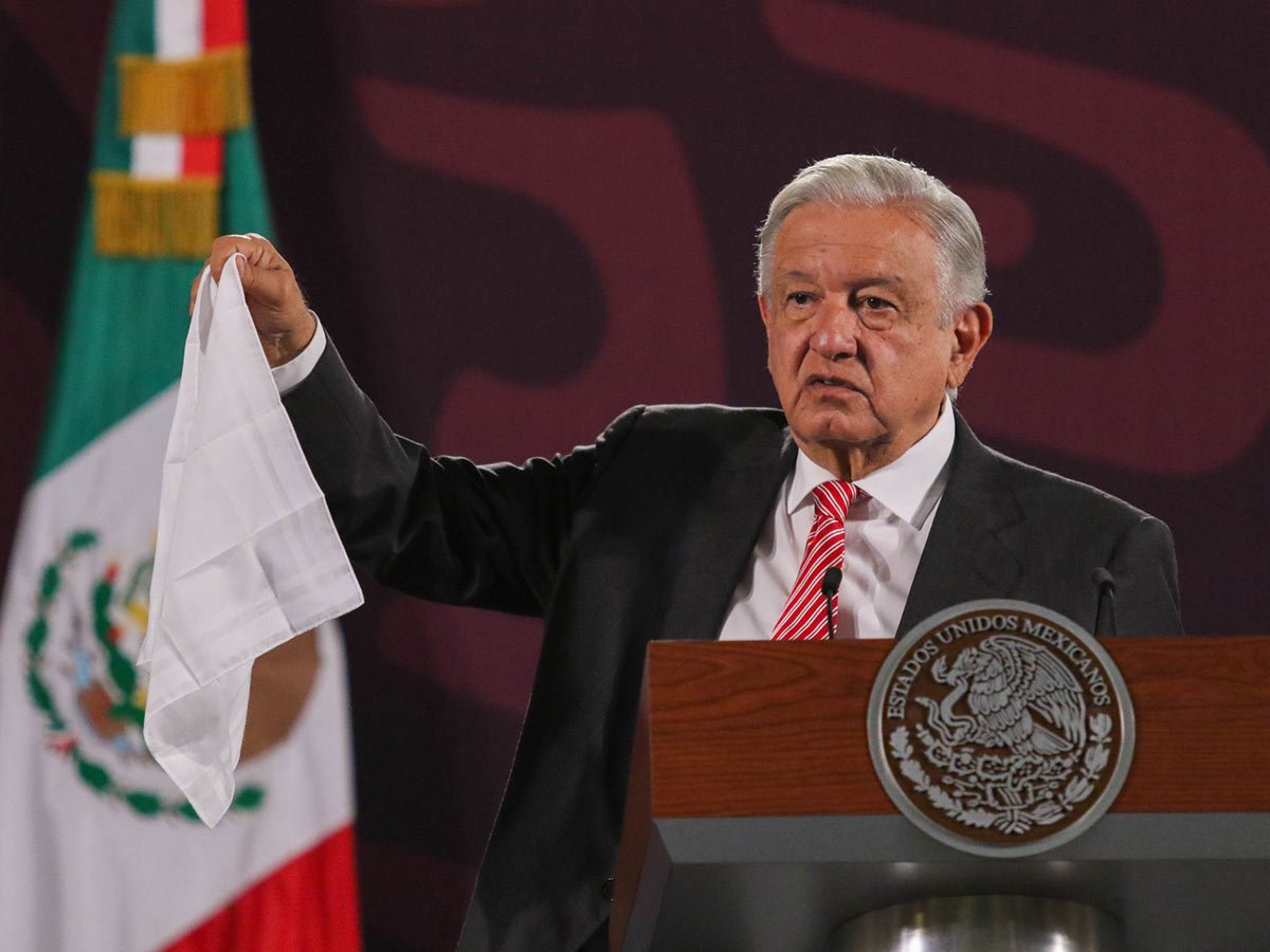 López Obrador habla sobre exilio de Edmundo González