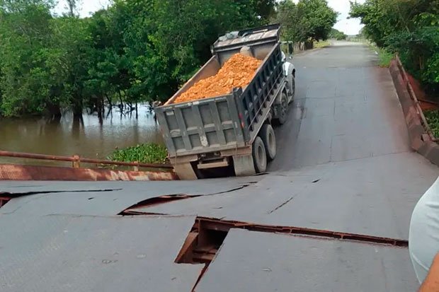 Apure derrumbe puente Barinas
