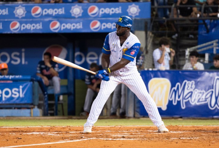 Yoel Yanqui regresa con la nave