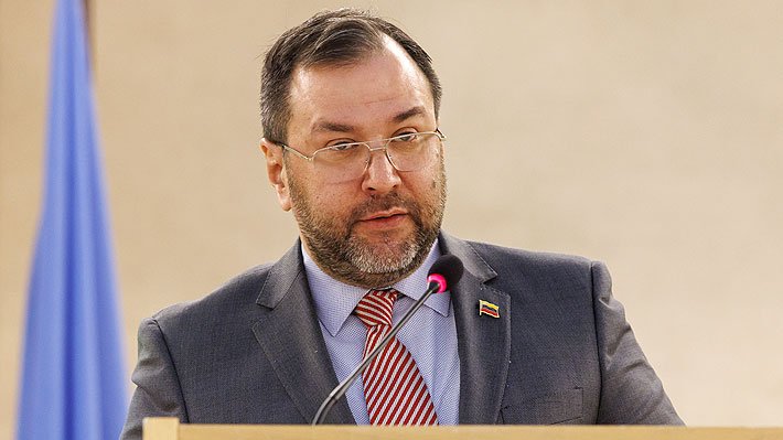 Yván Gil: comunicados en contra de Venezuela generan pago en dólares