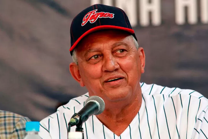 David Concepción fue hospitalizado por Neumonía