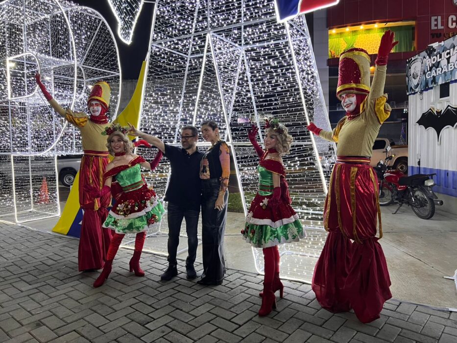 Gobernador Rafael Lacava encendió la navidad en Valencia