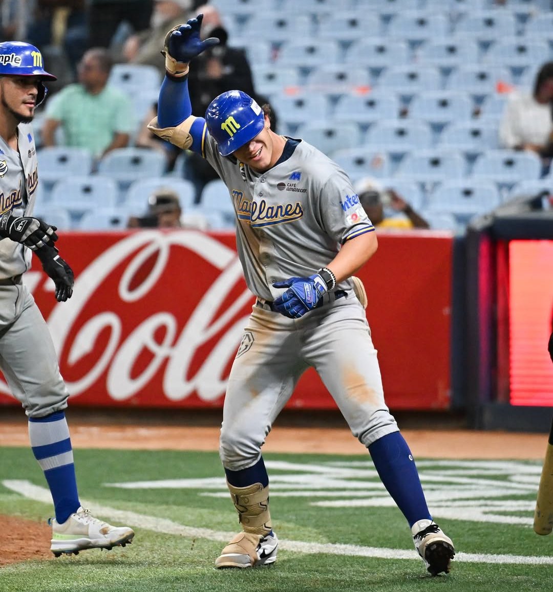 Magallanes conquistó Caracas con humillante paliza ante Leones