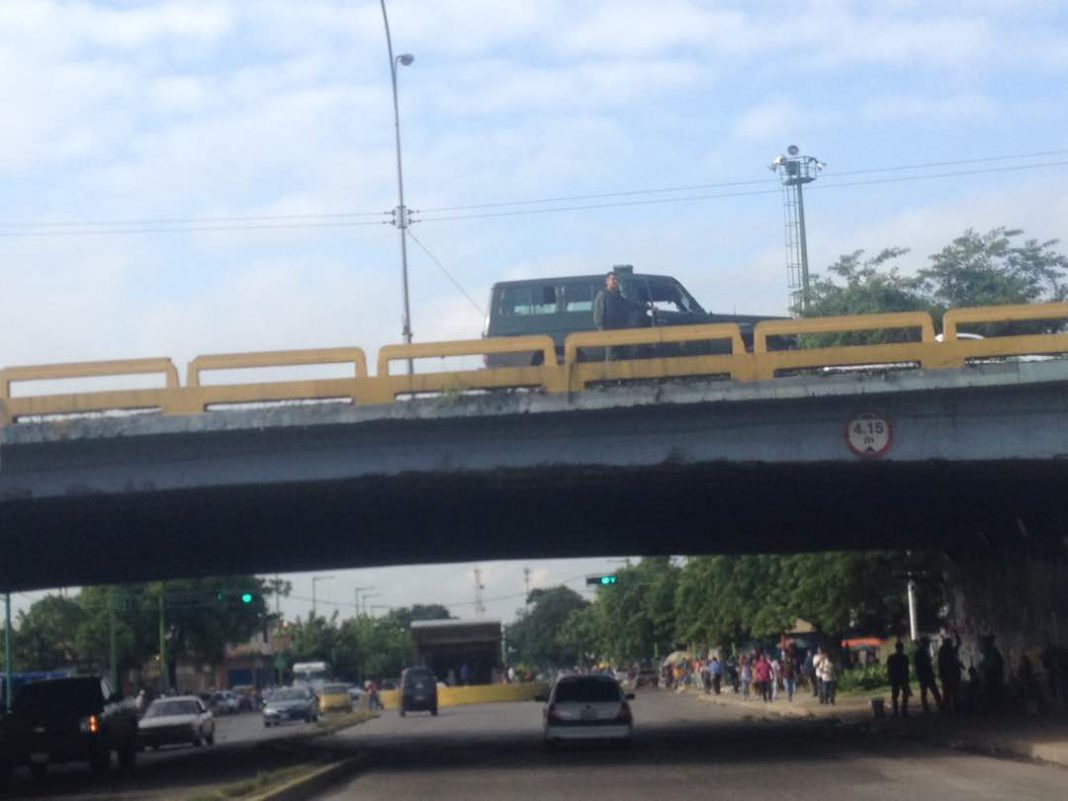 Pareja motorizada falleció en accidente en el puente Santa Rosa