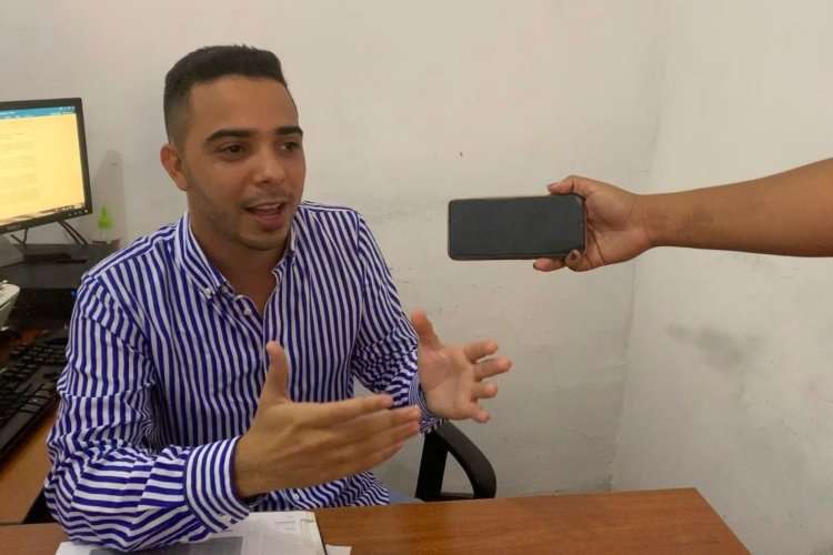 San Joaquín: Concejal Néstor Casares renuncia a la MUD en plena sesión solemne