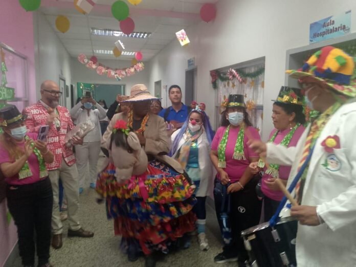 Más 100 niños y niñas disfrutaron de la “Toma de la Navidad” en el hospital pediátrico de la CHET
