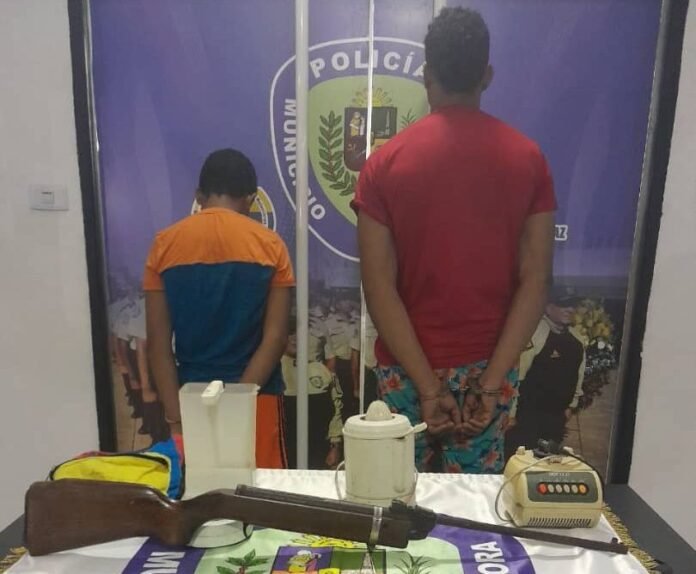 Mantenían secuestrada a una familia | Policía capturó a una pareja de delincuentes en Morón