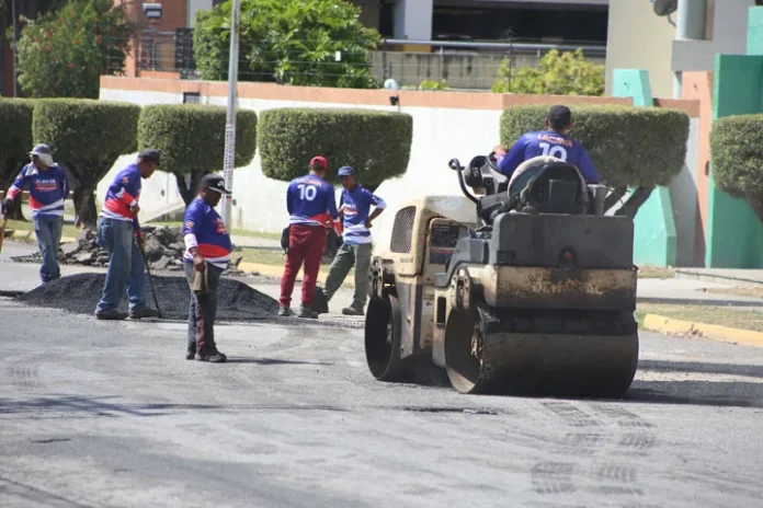 Gobernación de Carabobo llevó a cabo labores de bacheo en Mañongo