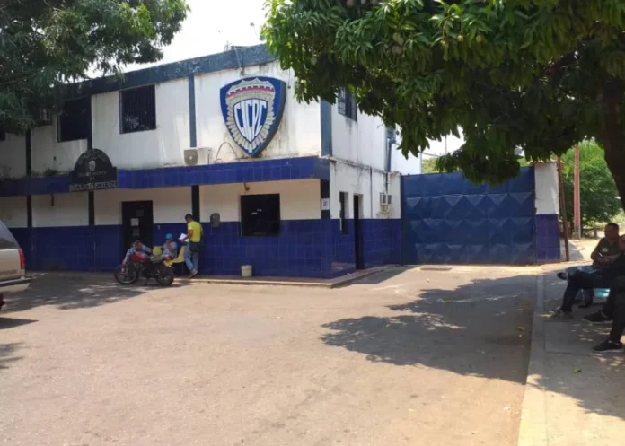 Motorizado de 32 años falleció tras caer del elevado del distribuidor San Blas