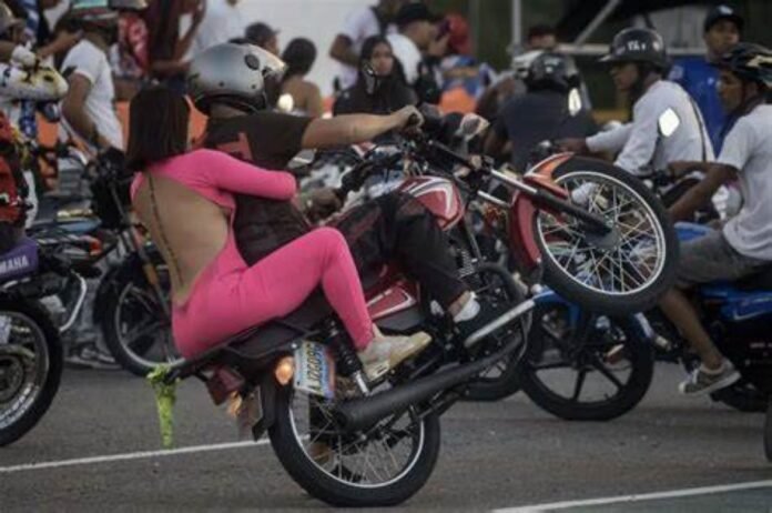 Los motopiruetas