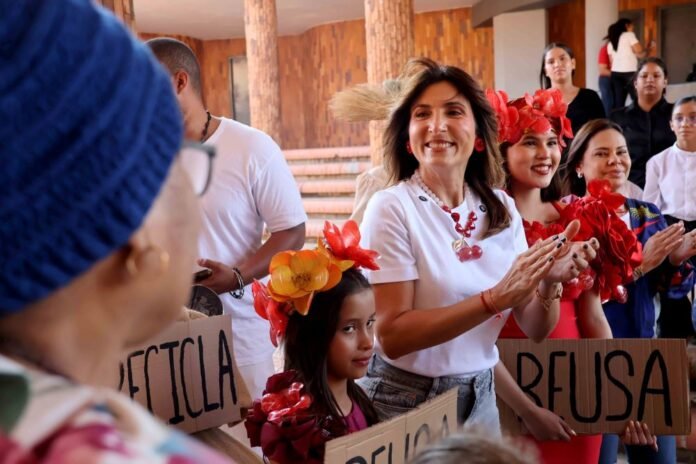 Nancy de Lacava desplegó