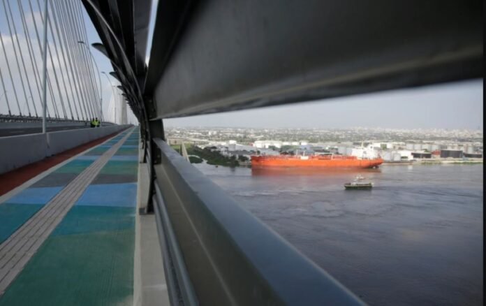 Capturan a ocho integrantes