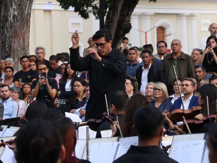 Celebrado concierto a Valencia