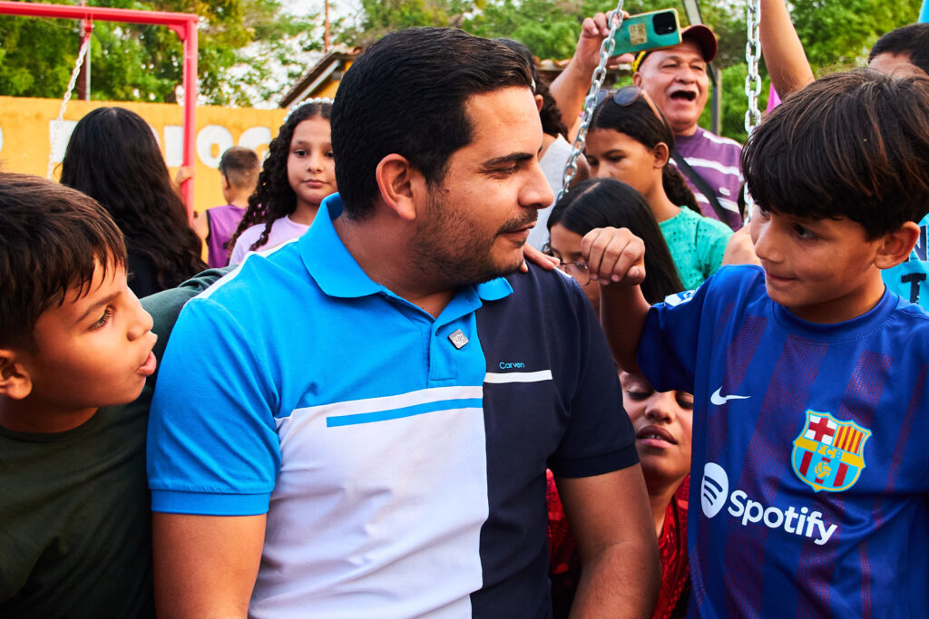 Diego Corrales inaguró plaza