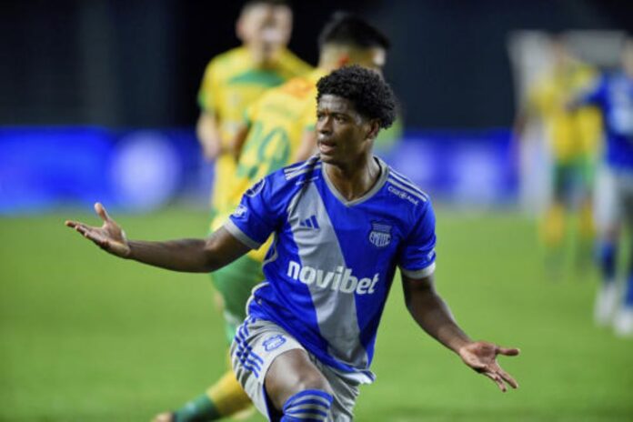 Rescatan a familiares del futbolista Jackson Rodríguez
