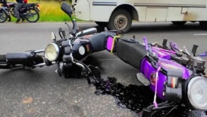 Colisión entre motocicletas