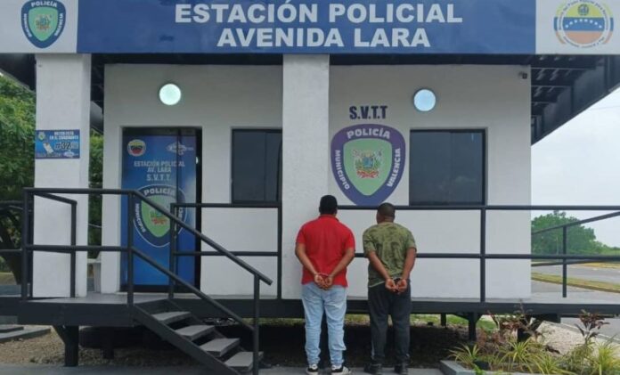 Detenidos dos hombres por hurto de baterías