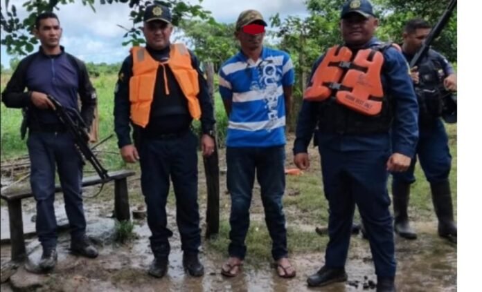 Aprehendieron al presunto asesino de su expareja y dos hijastros Detienen a triple homicida en Apure