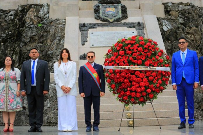 Gobernador Lacava encabezó conmemoración