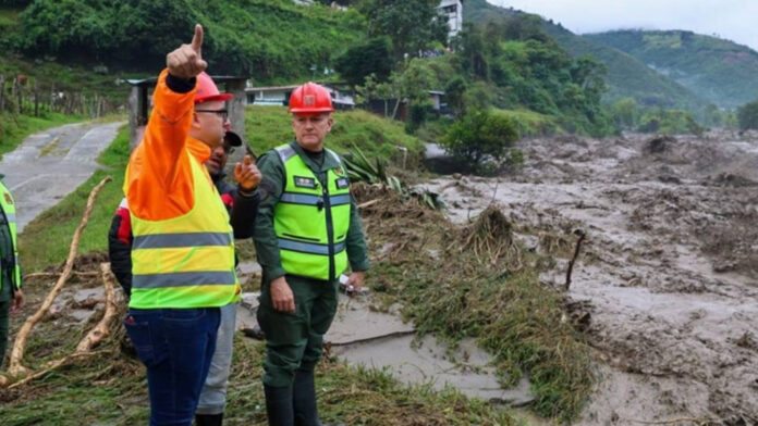 Equipos de trabajo atienden emergencias
