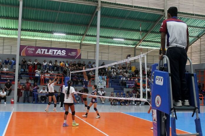 Más de mil 500 estudiantes