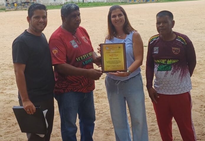 Acefuc rinde homenaje a Katty Santorsola