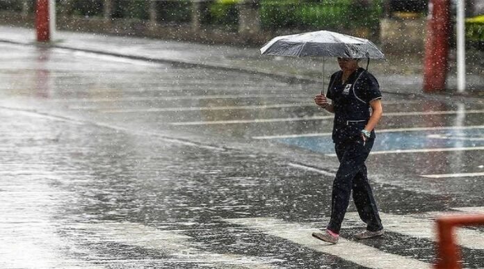 Lluvias y chubascos dispersos