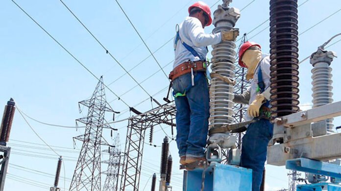 Ataque contra cuatro torres de transmisión