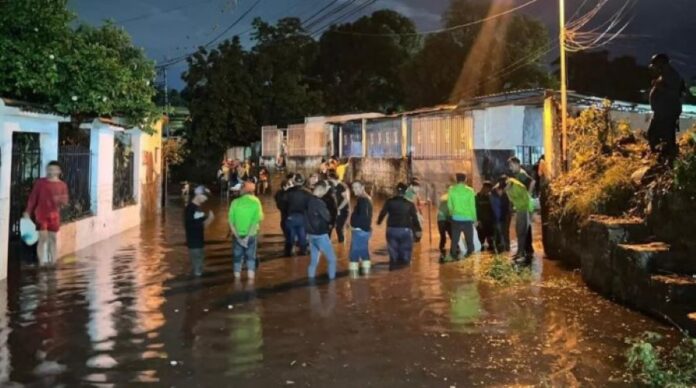 Reportan 27 viviendas afectadas