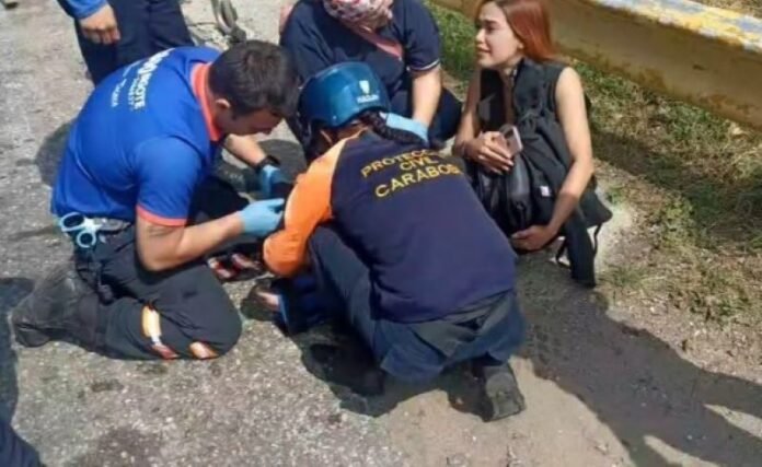 Cuatro lesionados deja colisión entre motos