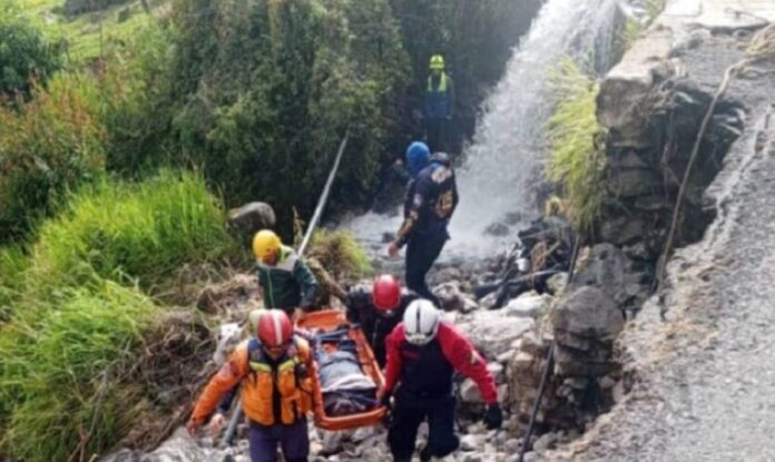 Padre e hijo fallecieron arrastrados